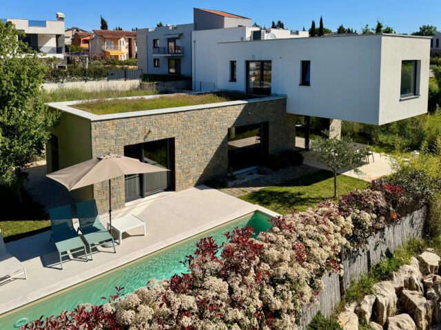 Villa Zen with private pool close to the sea